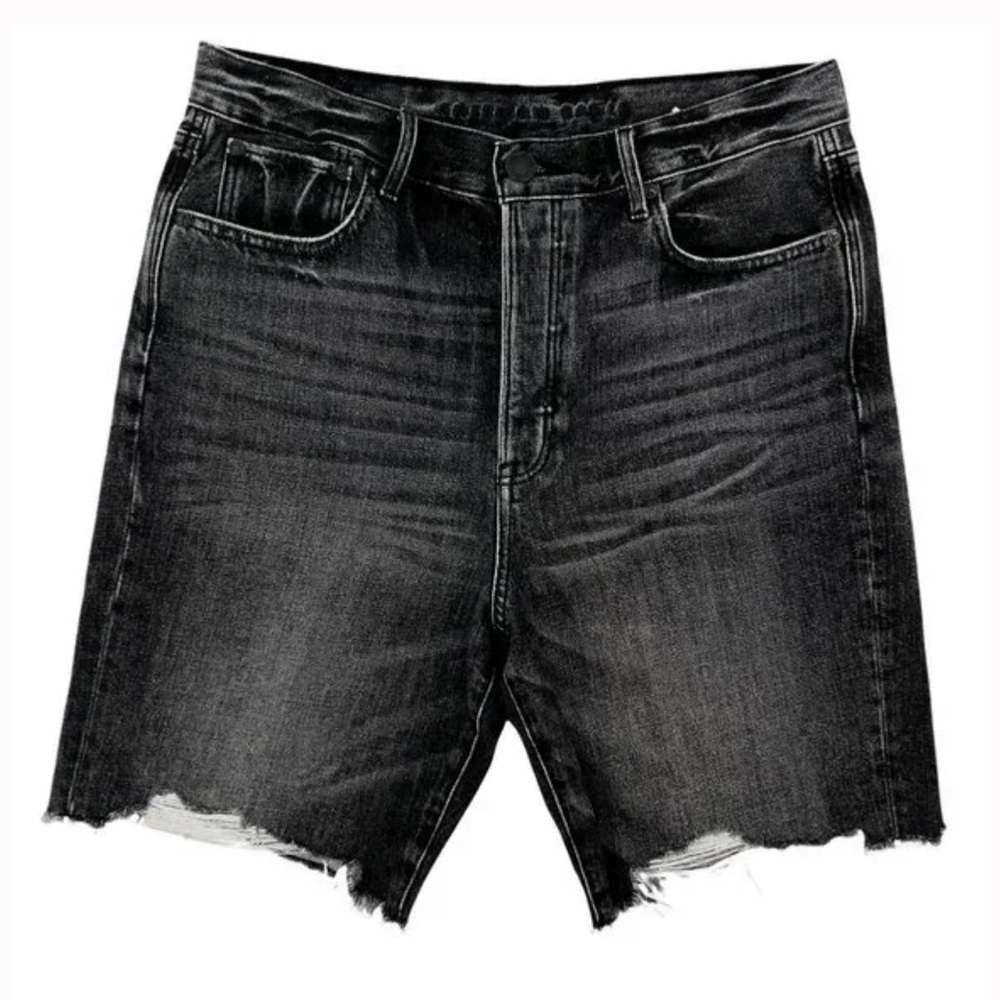 AMER EAG SIZE 20 SHORTS. Tag says 20 but def not & no stretch.  May fit 16 or 18